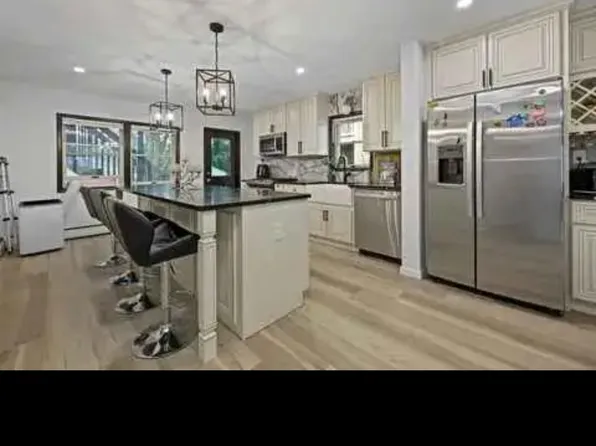 (undisclosed Address), Derby, CT 06418