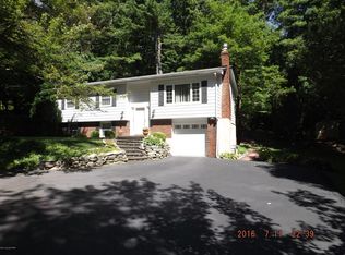 2177 Meadowlake Rd, Sciota, PA 18354