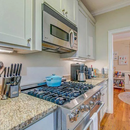 1050 Phillips Park Dr — Photo 16