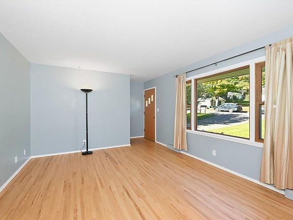 4th image of 1614 Linzie Rd