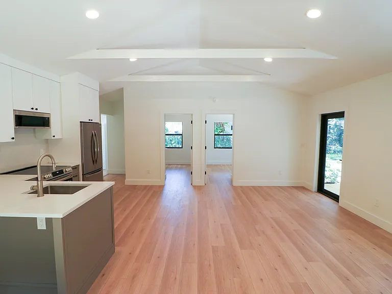 2101 Riverland Rd — Photo 4