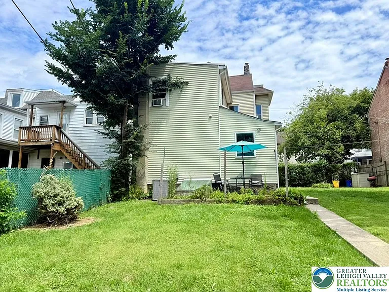 412 Cattell St — Photo 16