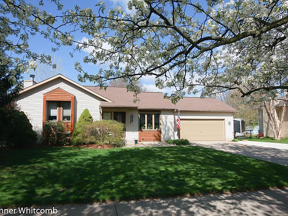 2nd image of 6243 Blanca Dr NE