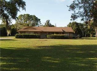 3515 Lakeshore Dr, Mount Dora, FL 32757