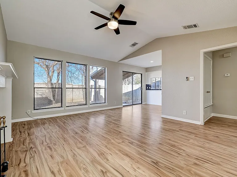 1406 Hyridge Cir — Photo 3