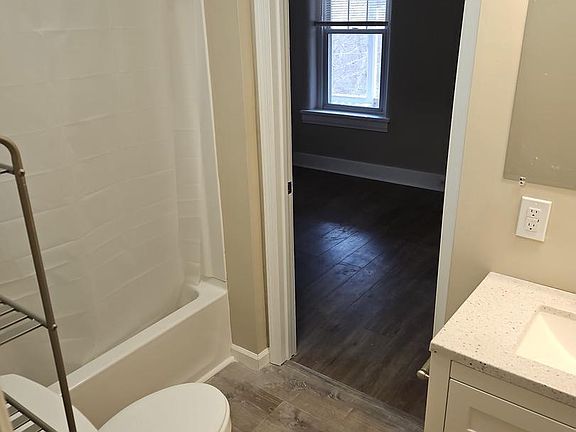4th image of 374 S Reading Ave