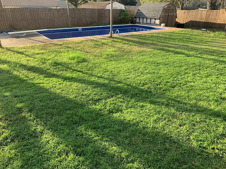 303 Richland Dr — Photo 4