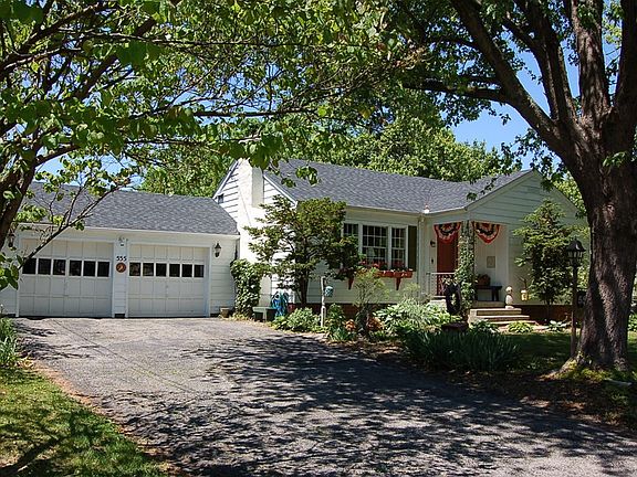 2nd image of 555 Hane Ave
