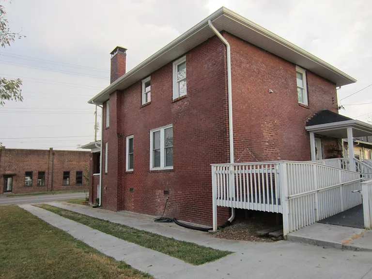 1115 N 6th Ave — Photo 38