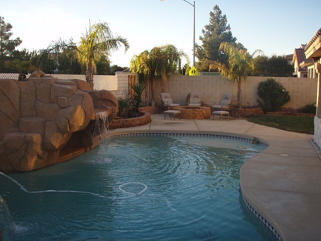 1st image of 1759 English Rose Dr