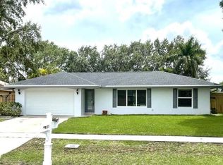 1155 Summerwood Cir, Wellington, FL 33414