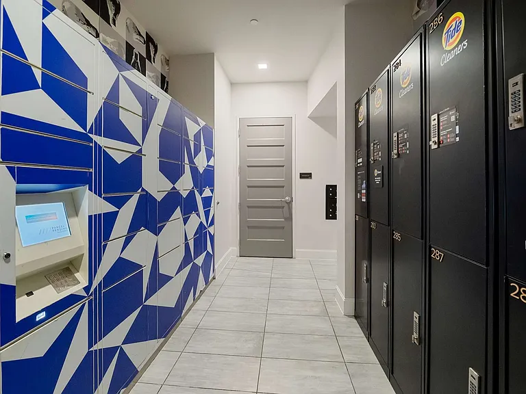 Aertson Midtown — Photo 22