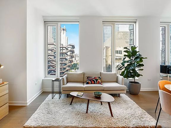 3rd image of 530 W 30th St APT 14-B