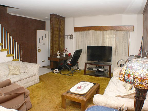 3rd image of 1527 Kimball St