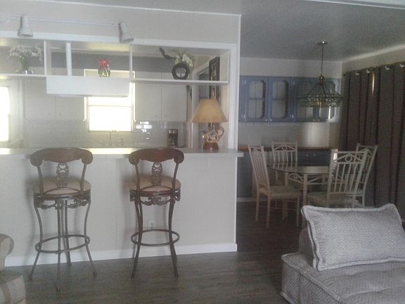Snack bar plus dinette