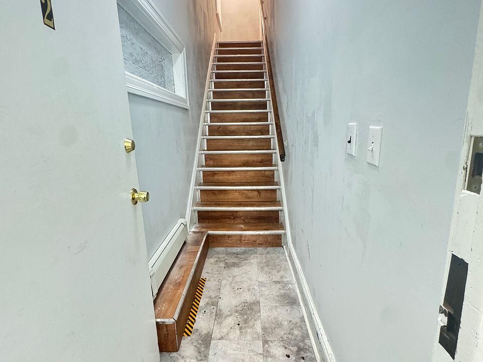 1st image of 1618 Mahan Ave #2