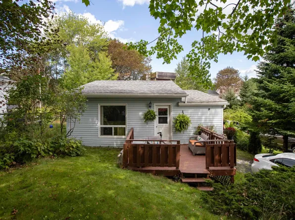 7 Coronet Ave, Halifax, NS B3N 1L4