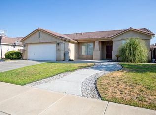 1128 W Orange St, Hanford, CA