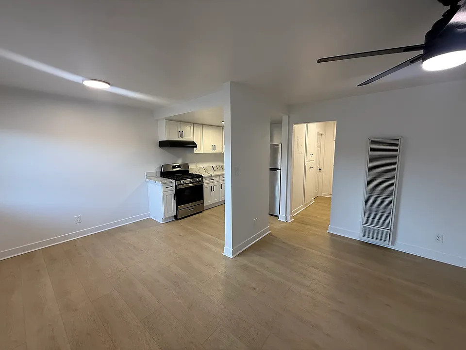170 S Laurel St #14