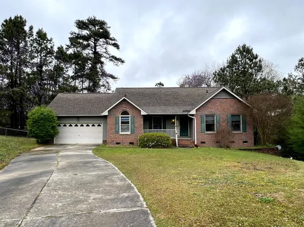 700 Megan Ct, Fayetteville, NC 28314