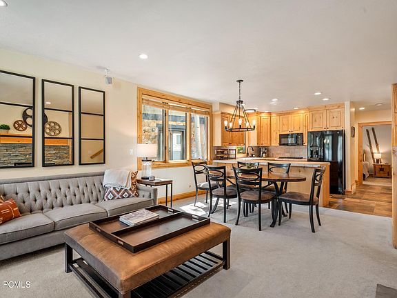 4th image of 556 Deer Valley Loop Rd #B