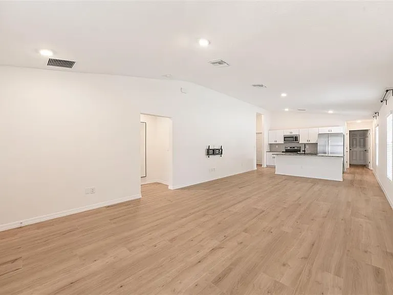 12401 Streambed Dr — Photo 5