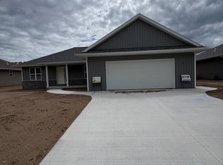 925 Constellation Way, Marinette, WI 54143