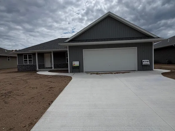 925 Constellation Way, Marinette, WI 54143