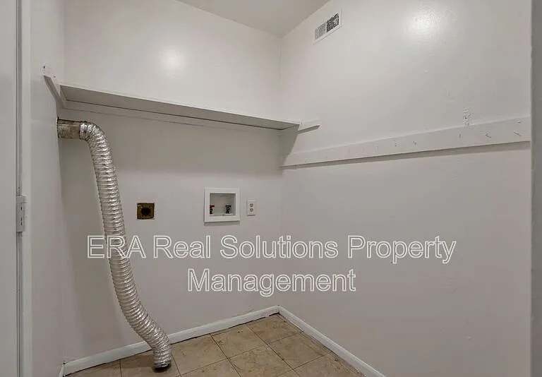 2460 Hiawatha St — Photo 10