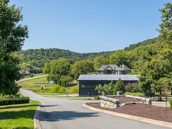 3rd image of 4443 Ivan Creek Dr
