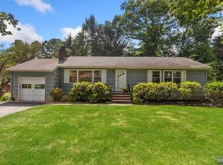 130 Iroquois Trl, Wayne, NJ 07470