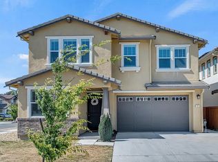 2 Linnea Ct, Elk Grove, CA 95758