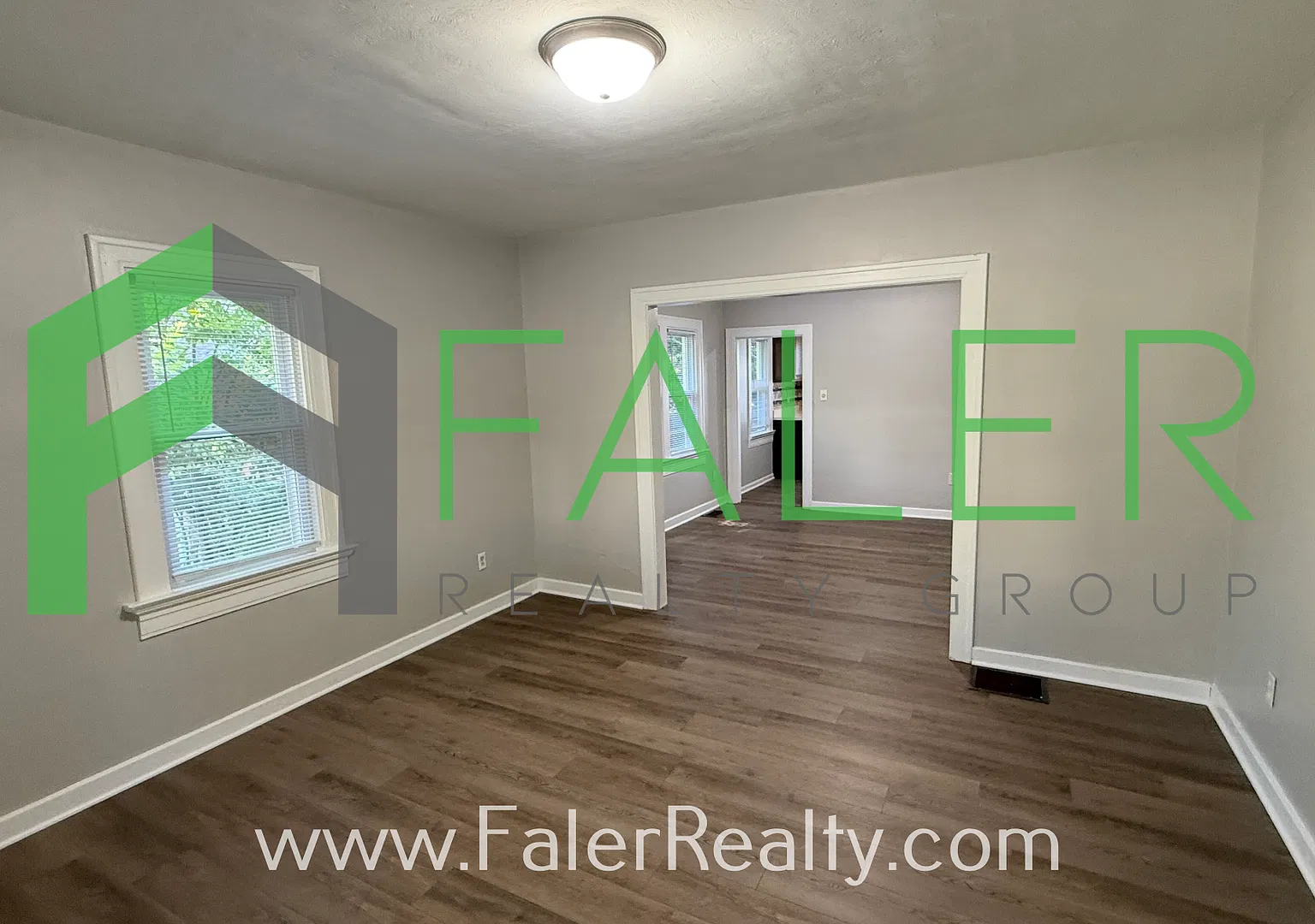 Beautiful Bungalow Ready Now! — Photo 3