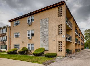 6466 N Northwest Hwy APT C2, Chicago, IL 60631