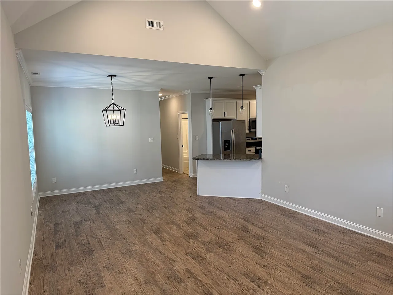 3 bed, 1319 sqft, $1,675 — Photo 3