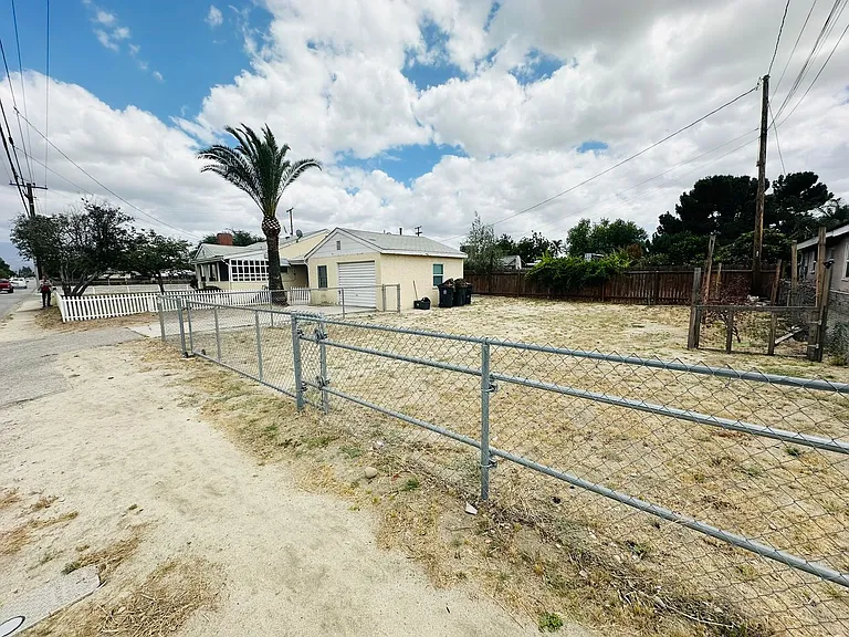 503 W Lugonia Ave — Photo 30