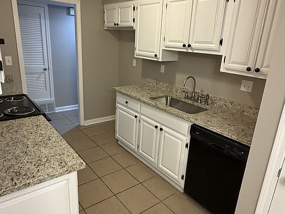 3rd image of 855 Charter Oak Dr