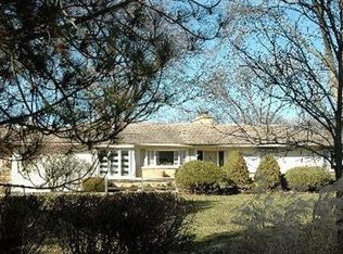 4 Country Ln, Northfield, IL