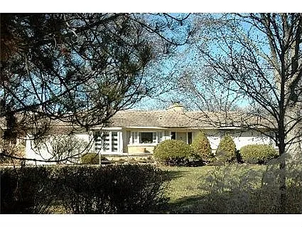 4 Country Ln photo 1