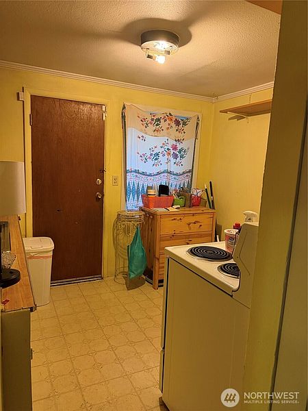 2nd image of 6044 S Oakes Street