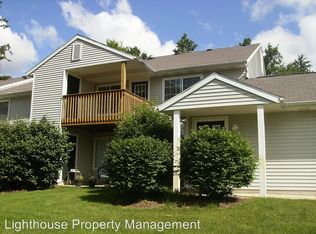 217 Hunters Ln NE, Rockford, MI