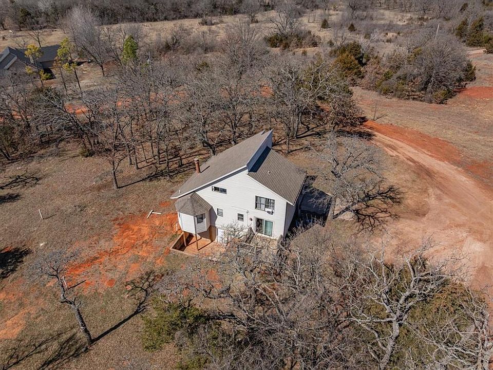 1st image of 929 Goodman Ln
