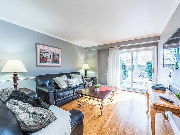 5th image of 51 Broadfield Dr Unit 32