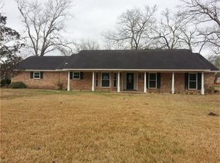 1818 Half Moon Dr, Wharton, TX 77488