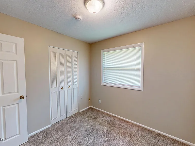 9907 Robsion Rd — Photo 9