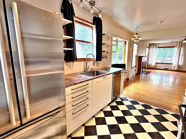 8048 SE Ellis St — Photo 32