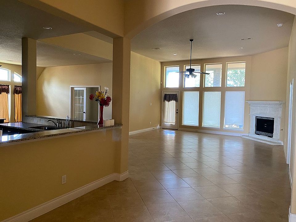 1st image of 1720 Oak Sprawl