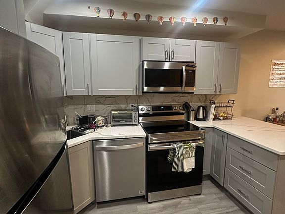 4th image of 847 Beacon St APT 9