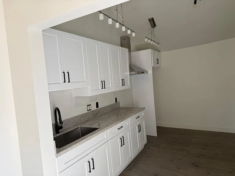 5341 Mecca Ave — Photo 2