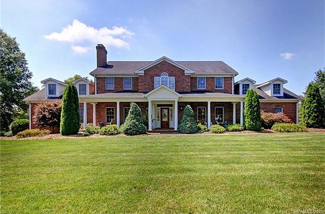 1st image of 149 Foxglove Dr